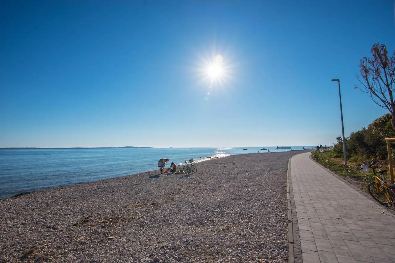 Teuta Apartments - A Beach And A Sea View 0*, Peroj
