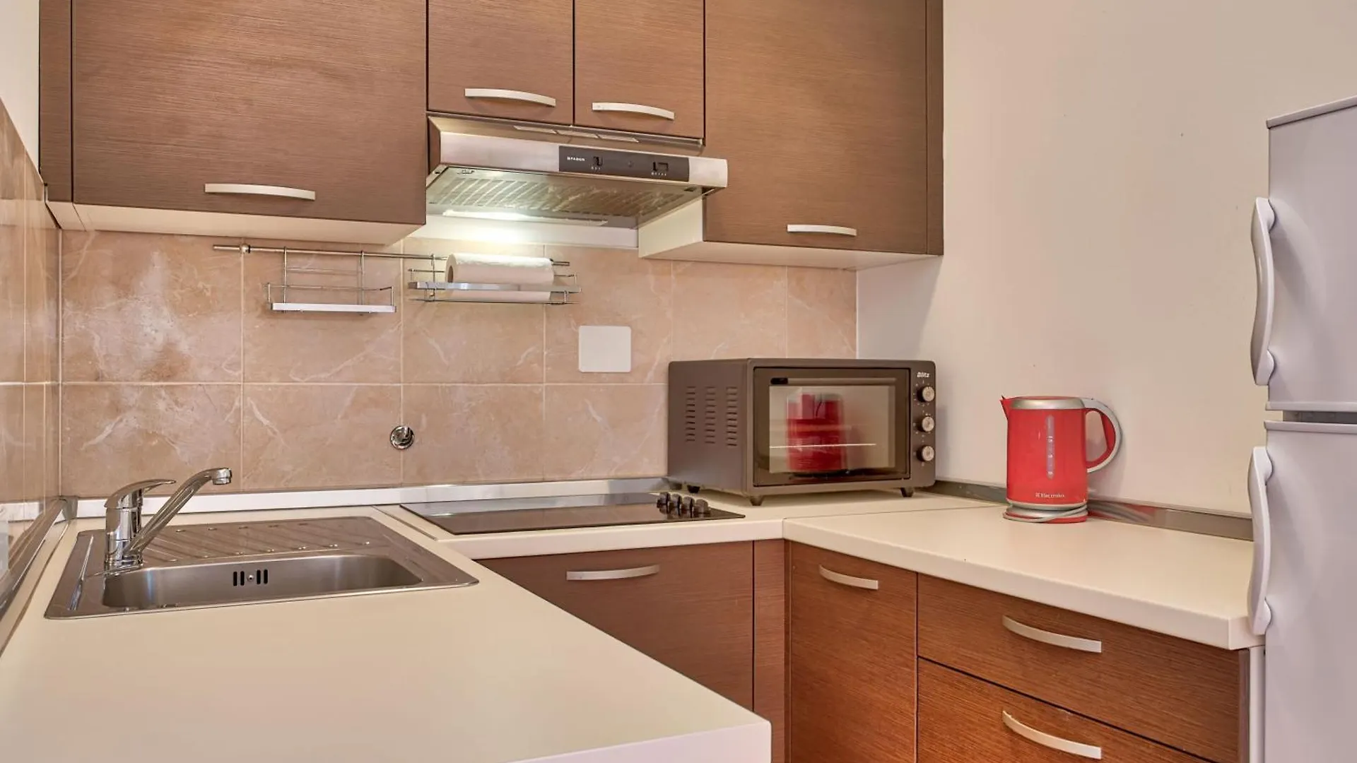Teuta Apartments - A Beach And A Sea View  Peroj